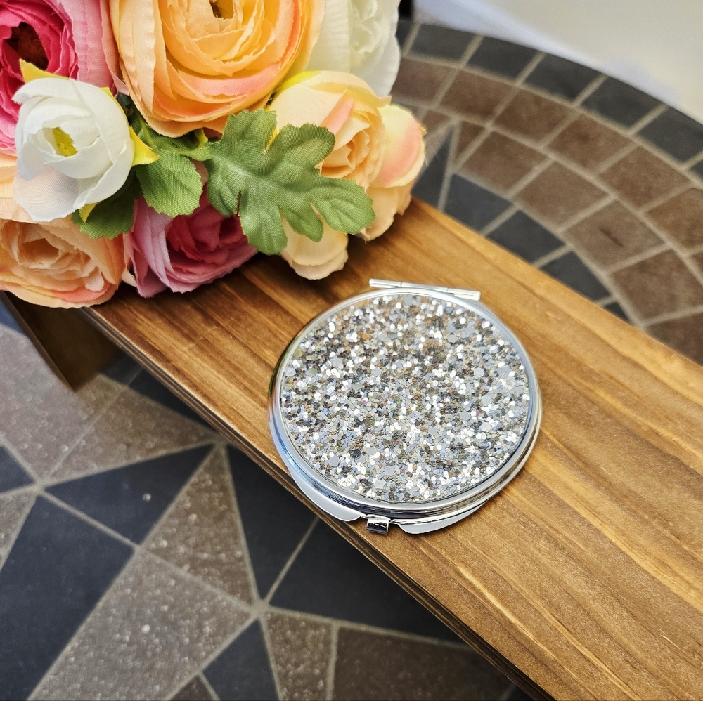 NWOT Silvertone Glitter Compact Mirror